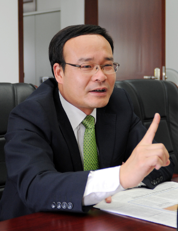 Ruan Fengbin spoke to the reporters <BR>before the China International Logistics Week