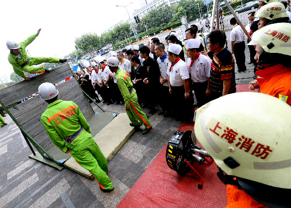 CHINA-SHANGHAI-FIRE FIGHTING RESCUE DRILL