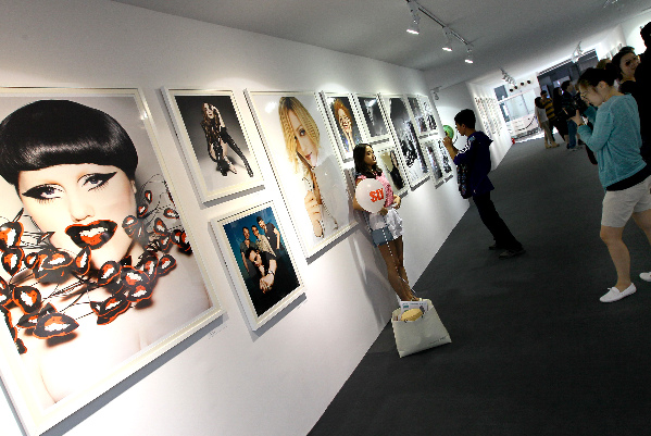 CHINA-SHANGHAI-ART-BRITISH PHOTOGRAPHER-RANKIN-EXHIBITION (CN)