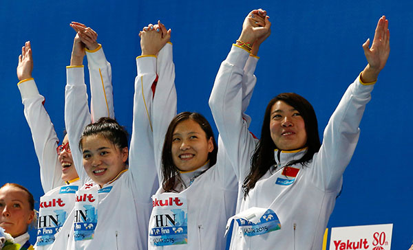 China wins women's 4x100m medley relay