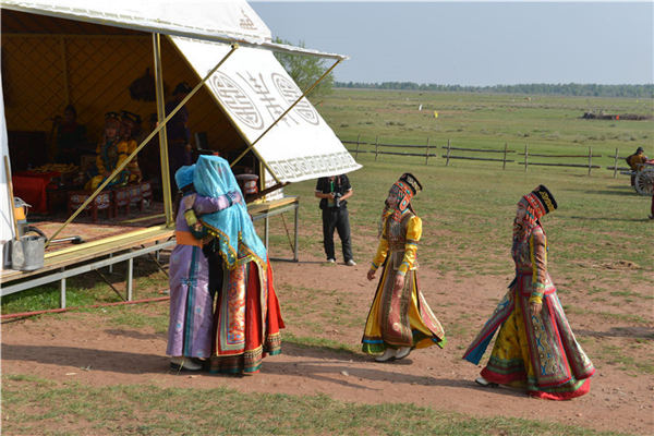 Inner Mongolia: Where lambs arrive on plates and brides leave on horses